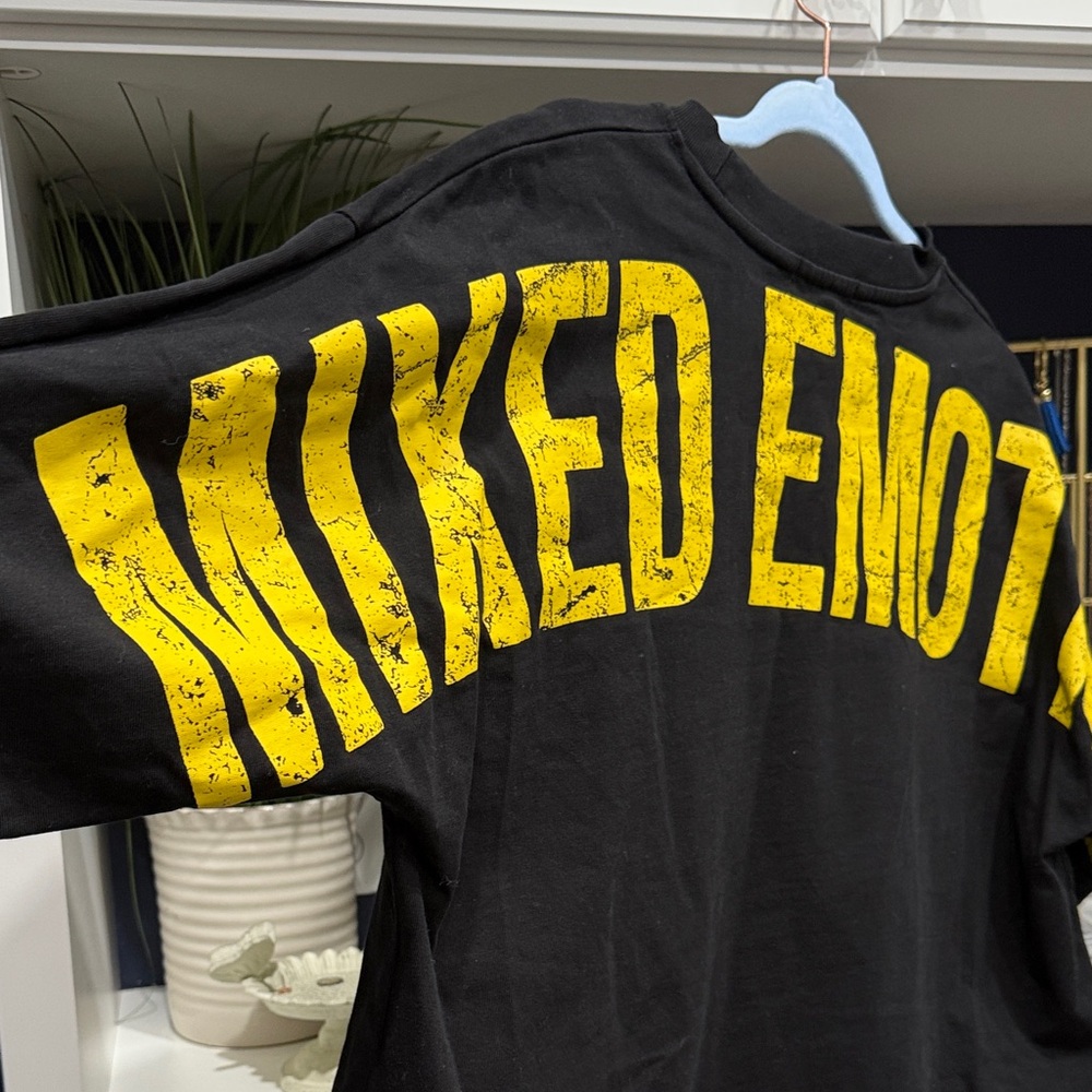 Mixed Emotions Street Wear SZ M Black and Yellow Graphic T-Shirt - Picture 5 of 9